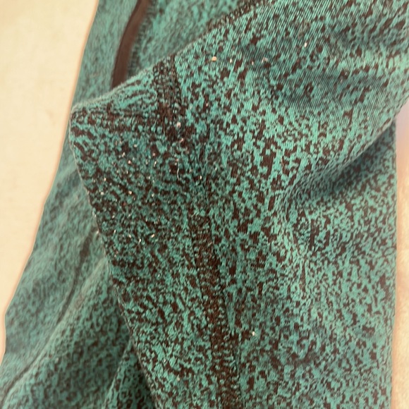 Lululemon 7/8 green and mesh leggings size 6 - Picture 14 of 15